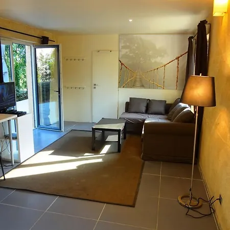 Les Olives Apartment Uzes Exterior photo